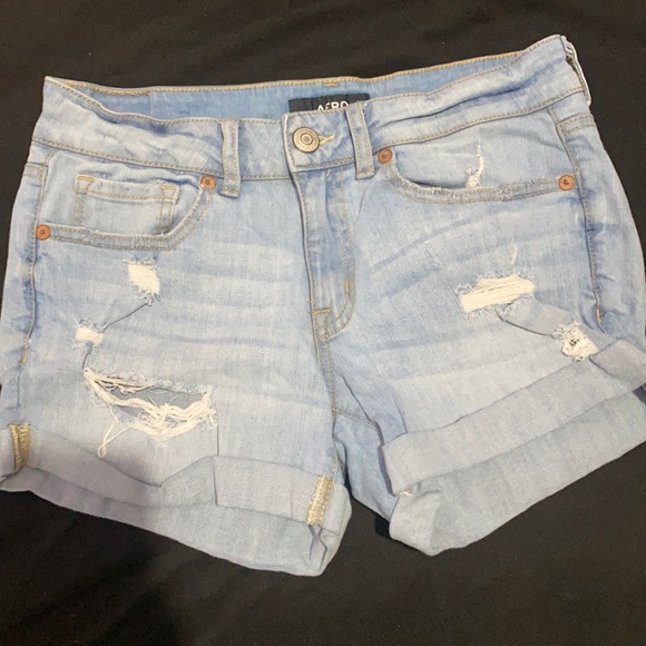 AERO - Picture 1 of 2